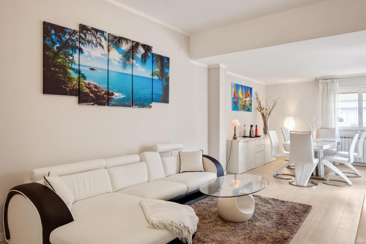 Luni Mare Bright Terrace Flat With Parking Apartment Marinella di Sarzana Exterior photo