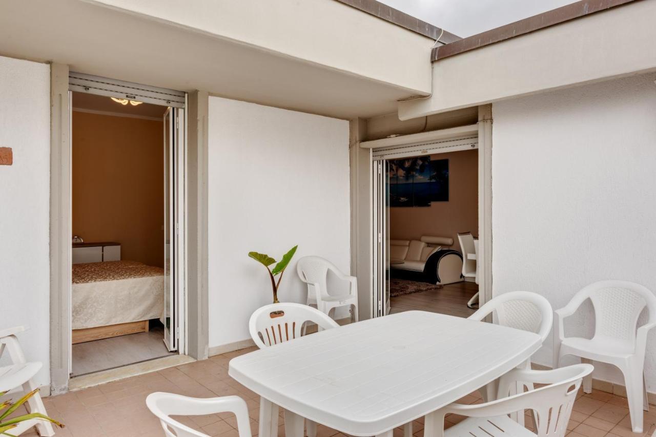 Luni Mare Bright Terrace Flat With Parking Apartment Marinella di Sarzana Exterior photo