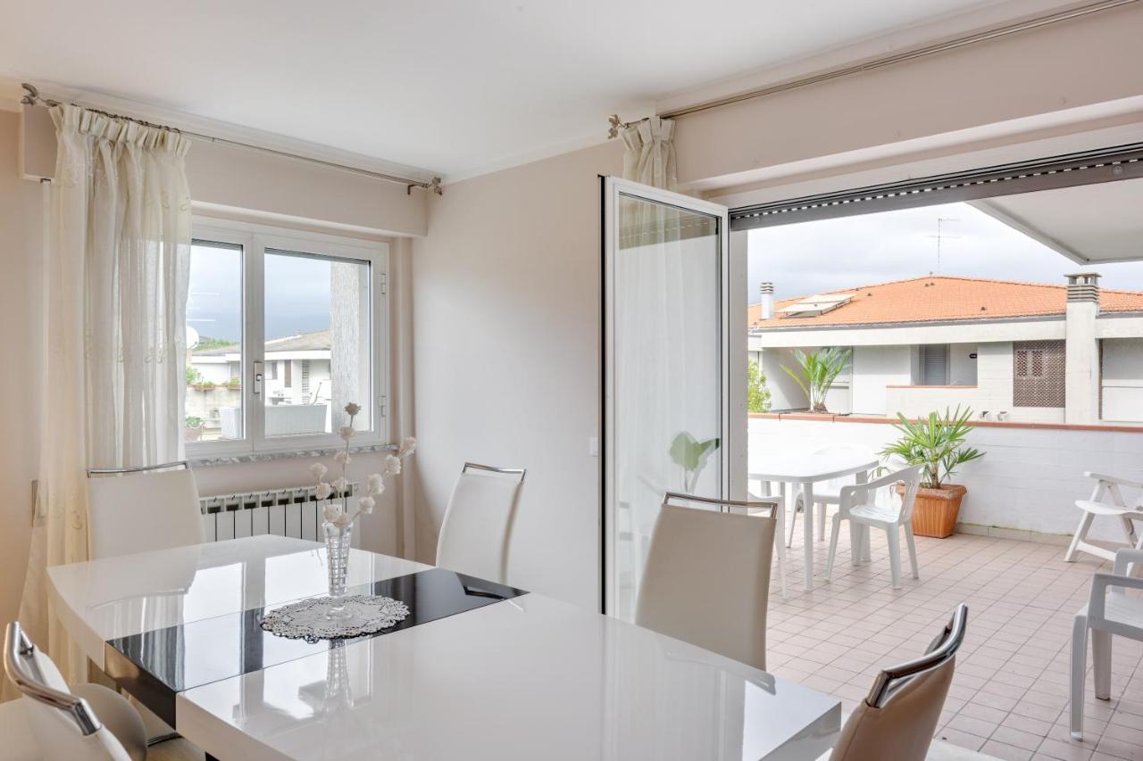 Luni Mare Bright Terrace Flat With Parking Apartment Marinella di Sarzana Exterior photo